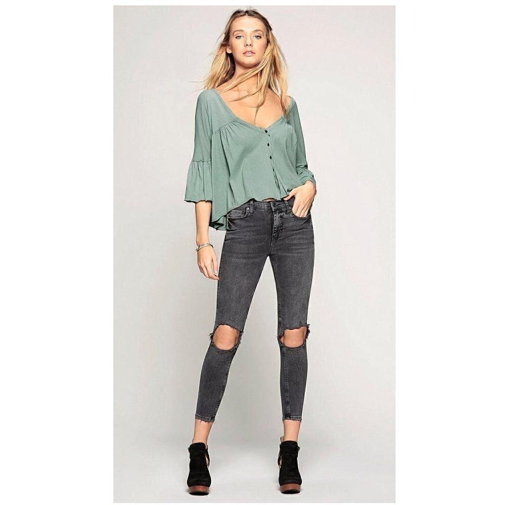 Free People High Rise Gray Charcoal Busted Knee Skinny Jeans Size 29